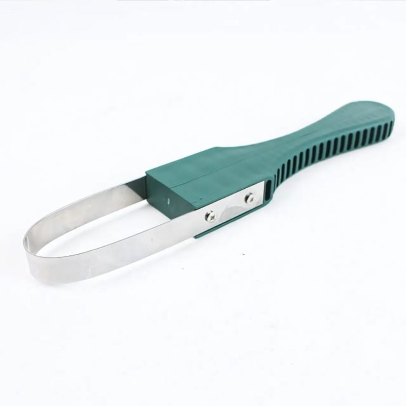Weeding tool with handle