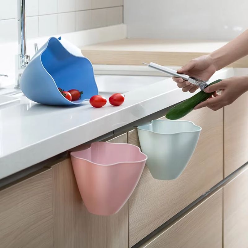 Kitchen Trash Can – Sleek & Easy to Clean