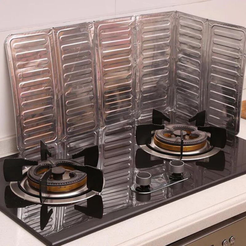 Kitchen Oil Baffle – Heat-Resistant Foil Splash Screen