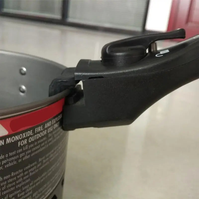 Kitchen pot holder grip