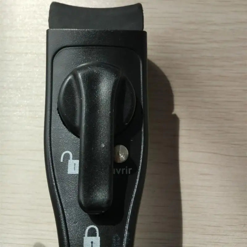 Heat resistant handle